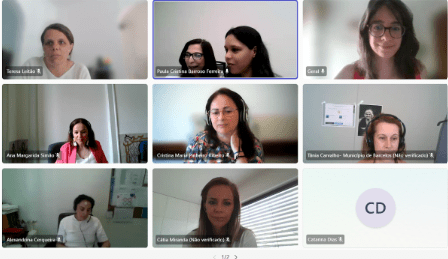 mosaico de ecrãs dos participantes nesta reunião online